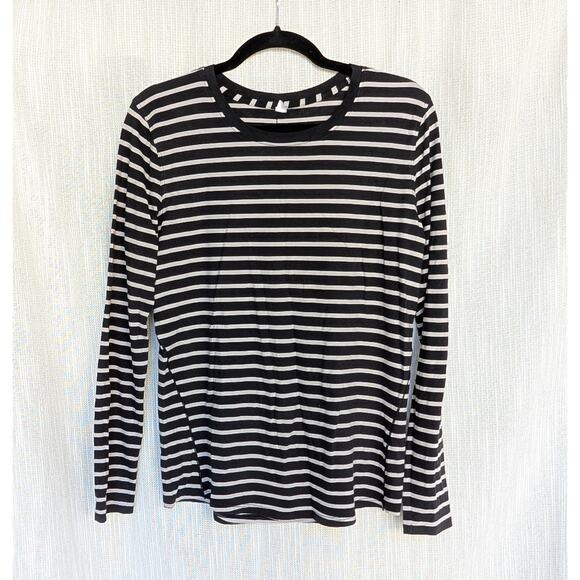 lululemon athletica Tops - Lululemon 5 Year Basic Long Sleeve Crew Neck Black Striped Top, size 6